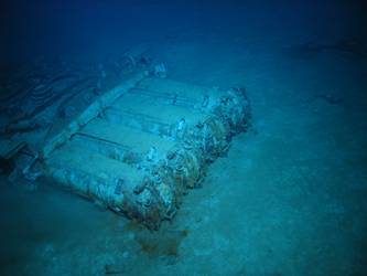 Quadruple torpedo tube mount on seabed - end caps